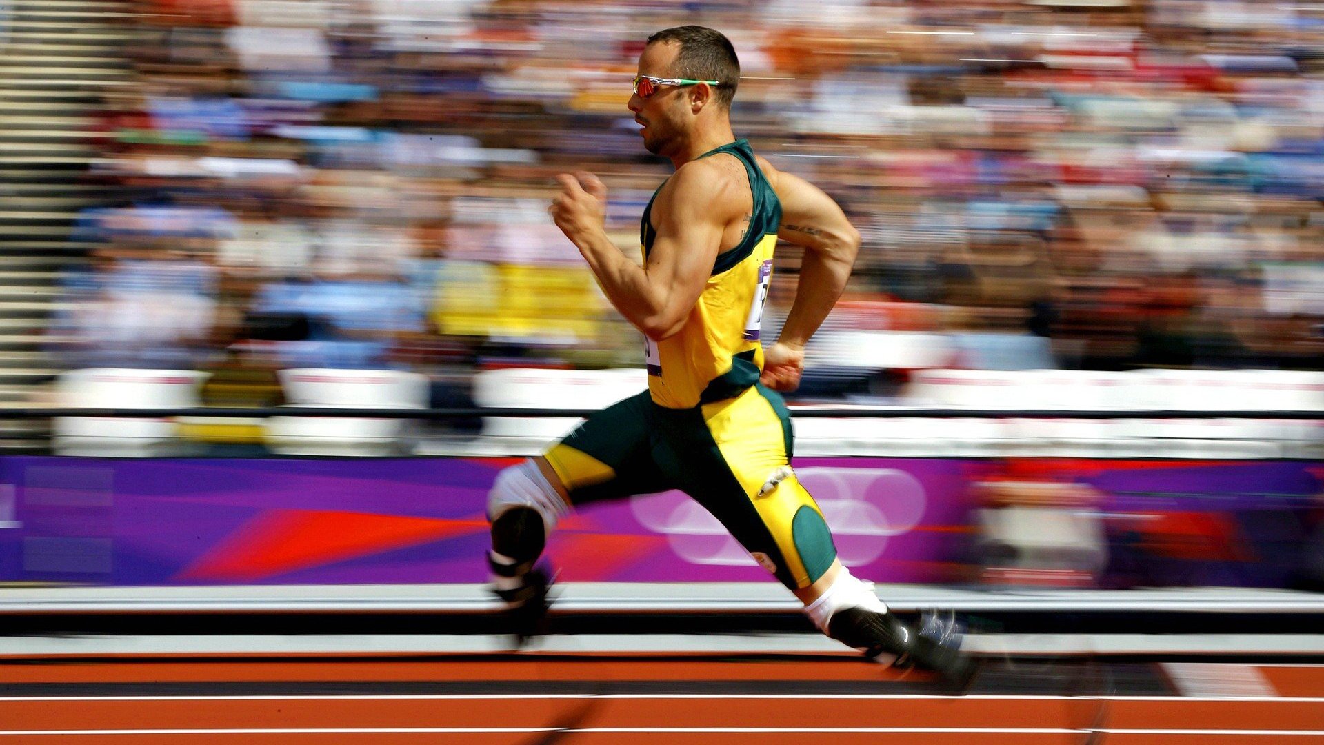 爱游戏体育app-“直播现场”——用最直观的视角感受精彩瞬间，直播场景的视觉呈现